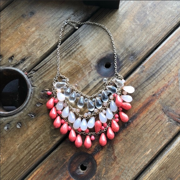 Jewelry - Pink bubble necklace